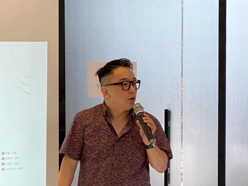 沅林.築青
詹惟中老師來了